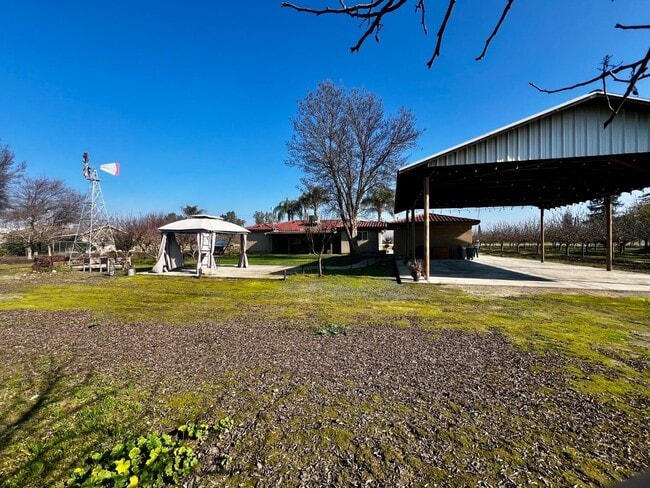 Building Photo - 10433 S Bethel Ave