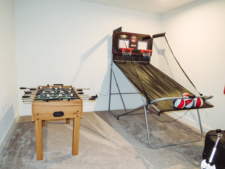 Building Photo - 24353 White Elm Pl