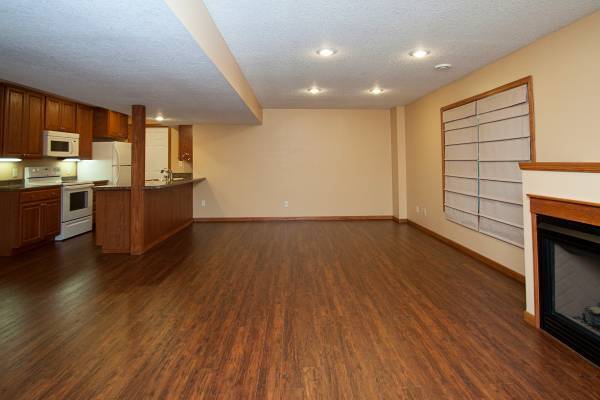 Building Photo - 202 Northbrook Ct