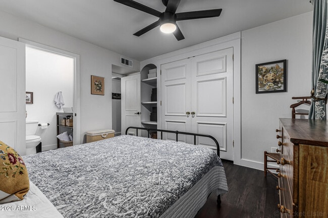 Building Photo - 2200 N Los Altos Dr
