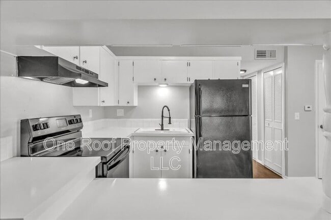 Building Photo - 3117 Barnett Ave