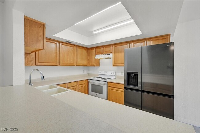 Building Photo - 1802 Plum Ct