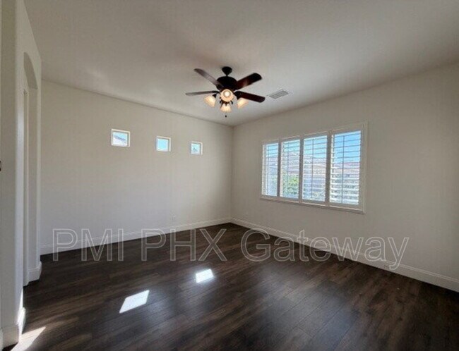 Building Photo - 2685 E Ebony Dr