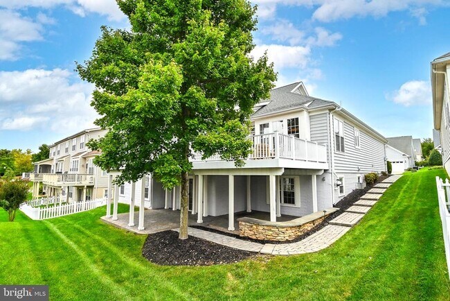 Building Photo - 6916 Birkenhead Pl