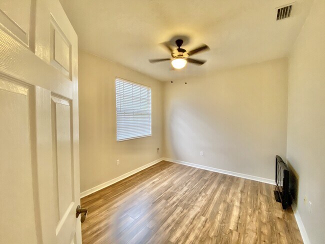 Building Photo - 7472 Bristol Cir