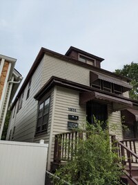 Building Photo - 10655 S Hoxie Ave