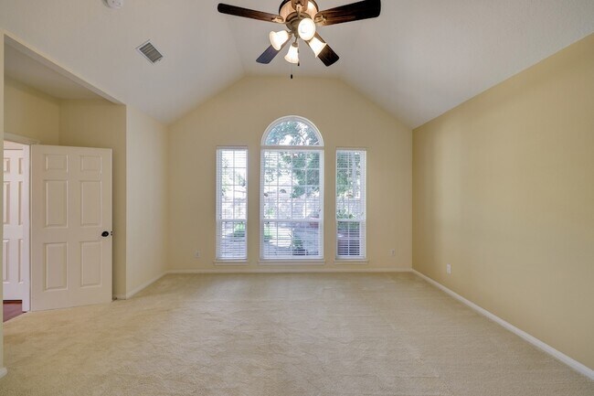 Building Photo - 5022 Coral Gables Dr