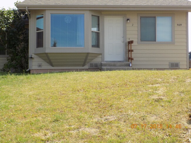 Building Photo - 509 22nd Ave W