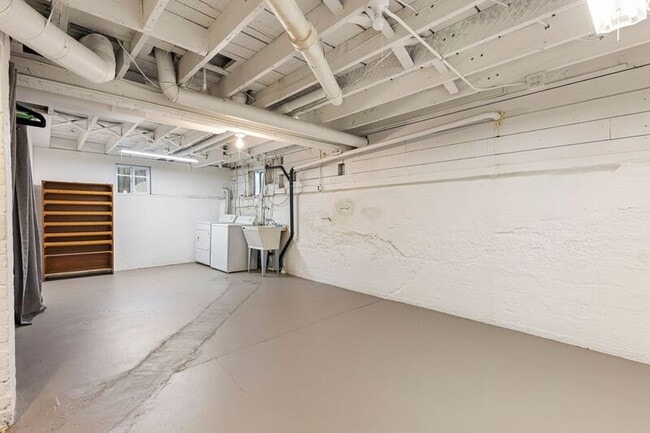 Building Photo - 721 N Stafford St