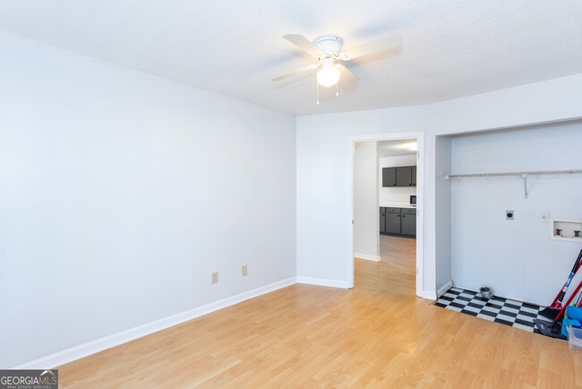 Building Photo - 656 Bellemeade Ave NW