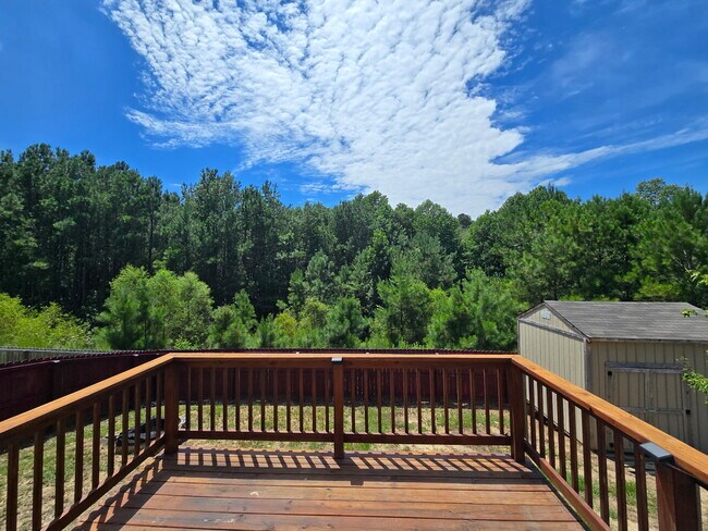 Building Photo - 1601 Mount Rainer Dr