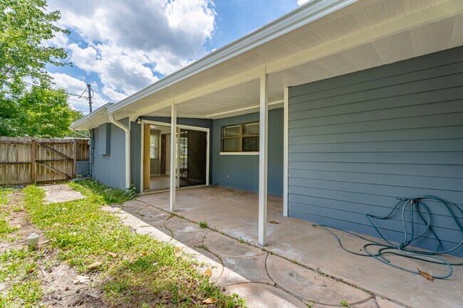 Building Photo - 8043 Joffre Dr
