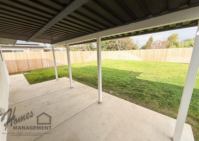 Building Photo - Homes Management - 3 Bed, 2 Bath House in Escondido