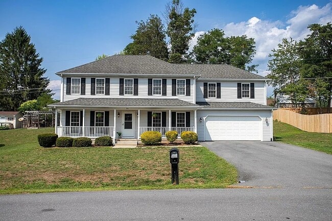 Primary Photo - 96 Laurel Wood Dr