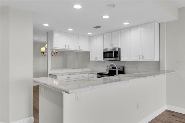 Building Photo - 7296 Marathon Dr