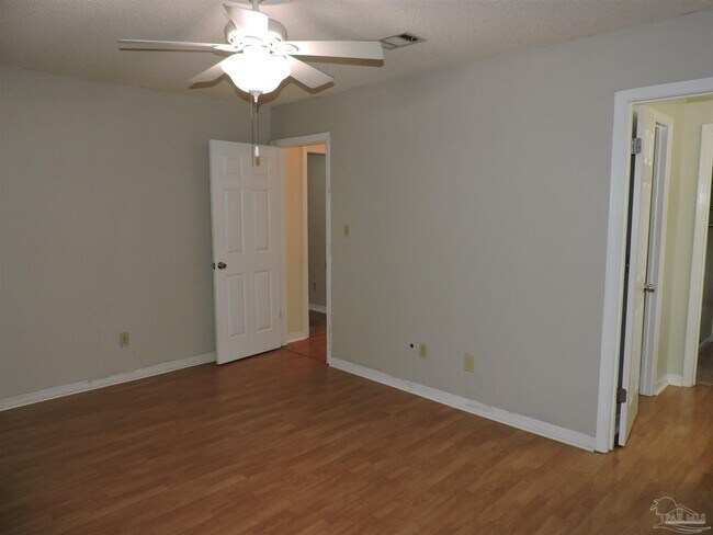 Building Photo - 7356 Sandy Creek Cir