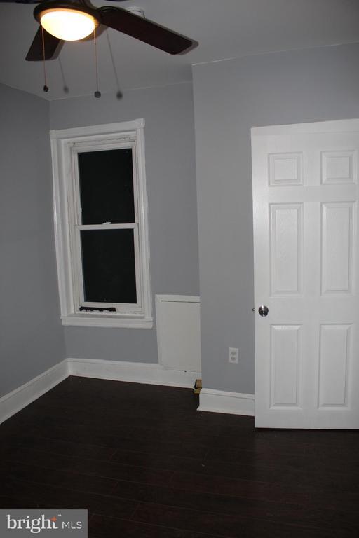 Building Photo - 5654 Appletree St