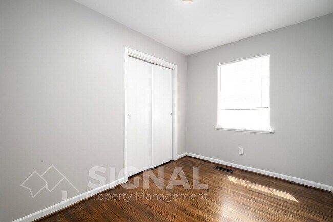 Building Photo - 5114 Beacon Dr