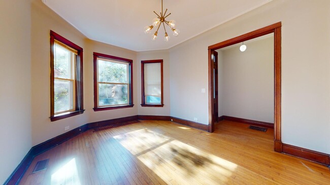 Building Photo - 3727 N Lakewood Ave
