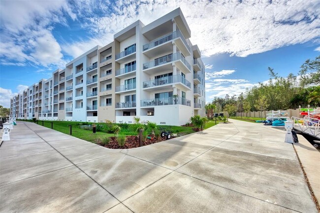 Building Photo - 1703 N Tamiami Trl