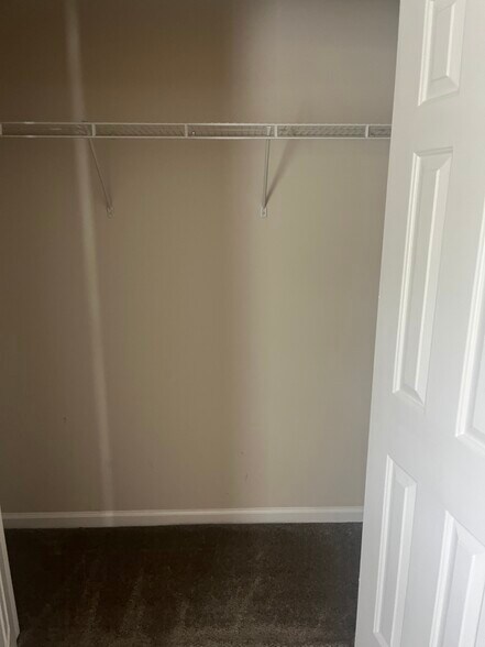Building Photo - 2530 Sandown Ct