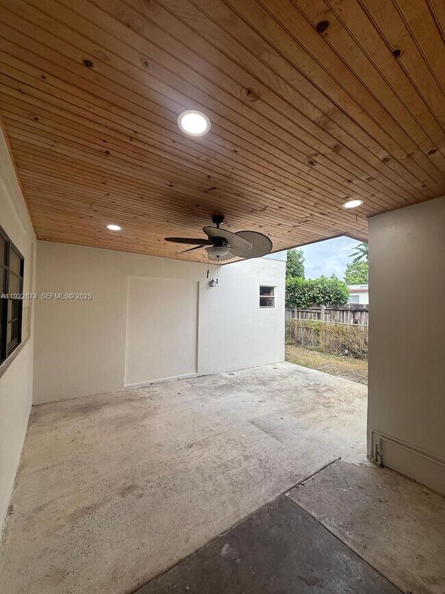 Building Photo - 3281 NW 14th Terrace