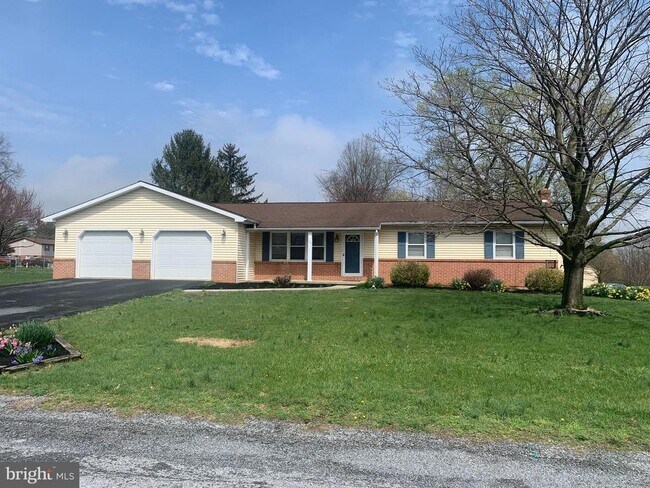 Building Photo - 110 Beech Ln