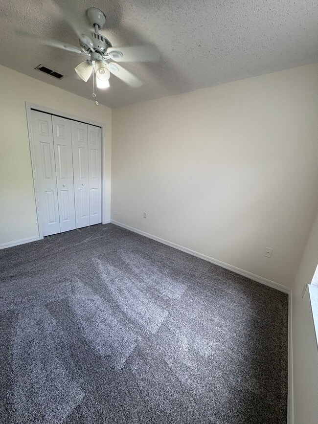 Building Photo - For Rent: 3 Bed / 2.5 Bath Townhome in Ash...