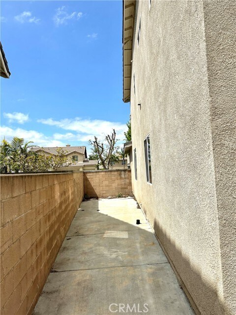 Building Photo - 6542 Gladiola St