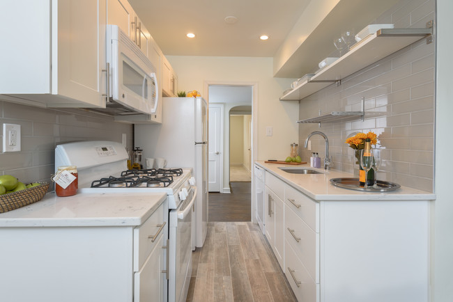 Primary Photo - Canterbury Apartments
