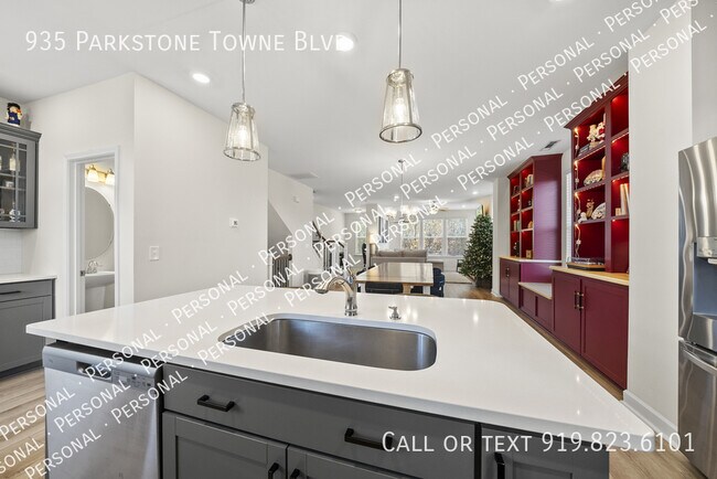 Building Photo - 935 Parkstone Towne Blvd