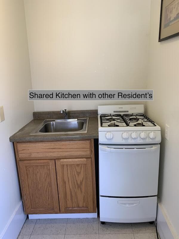 Building Photo - 240 W Lakelawn Pl