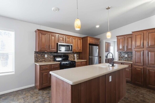 Building Photo - "Spacious 4-Bedroom Oasis with 2 Full Baths on Mount Rainier Ave, Las Vegas – Your Perfect Retrea...