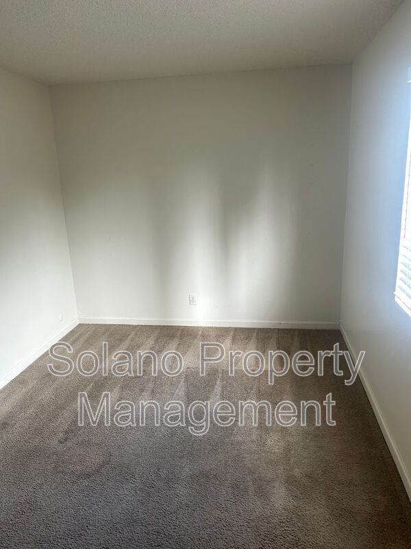 Building Photo - 1955 Grande Cir