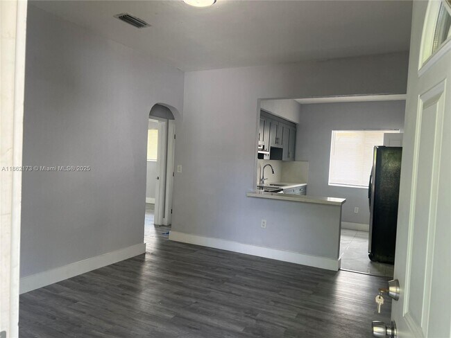 Building Photo - 1442 NW 38th St