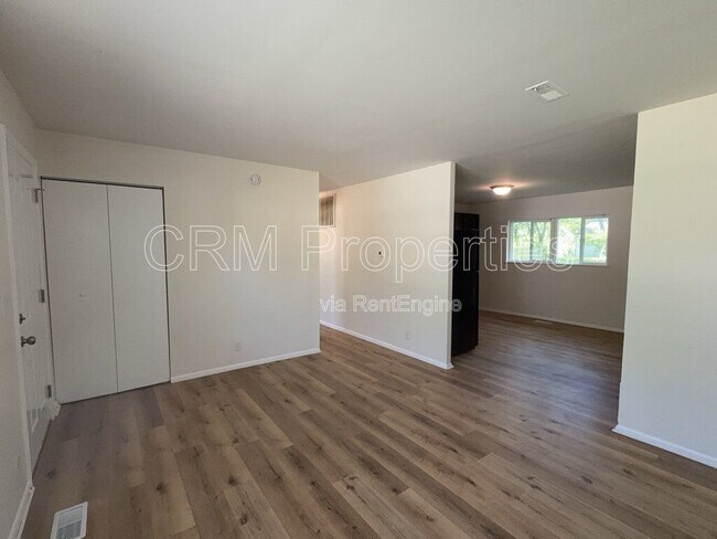 Building Photo - 8501 Athens Ct