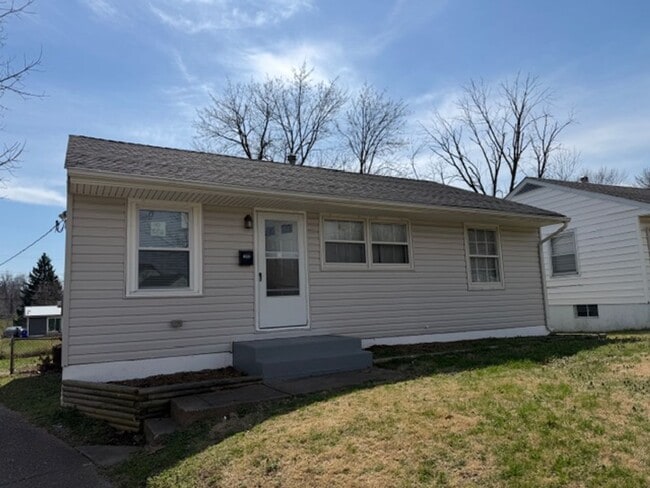 Building Photo - Lovely 3 Bedroom / 1 Bath for Rent - Section 8 Welcome