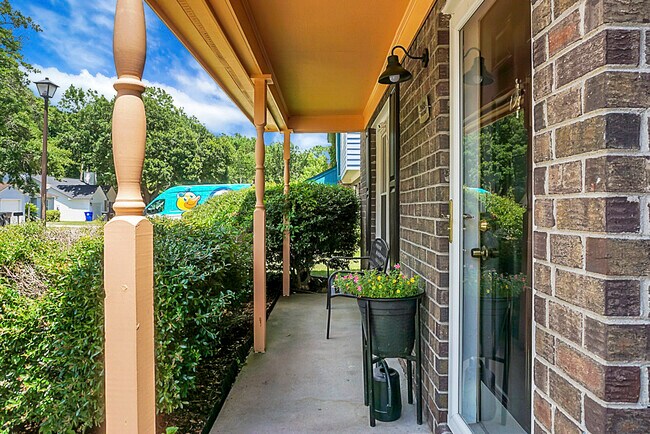 Building Photo - 2483 Realm St