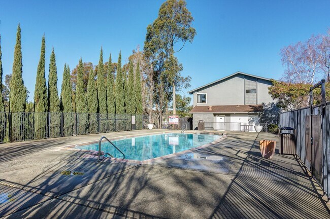 Building Photo - Upstairs, 1 bedroom, Benicia Highlands on Cambridge Drive