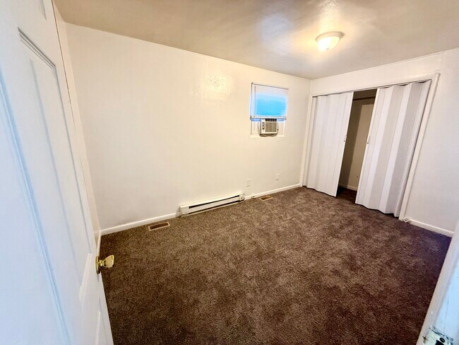 Building Photo - 1724 Selden Ave