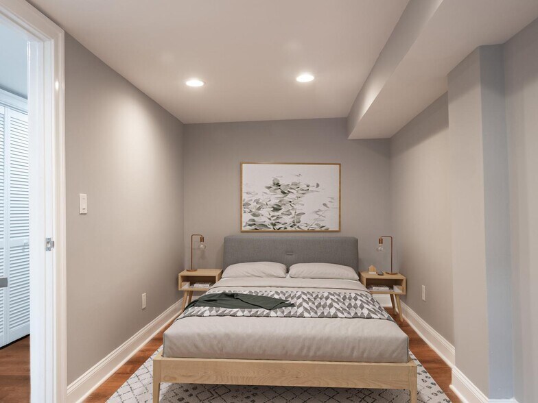 Building Photo - Elegant Petworth townhouse near Rock Creek...