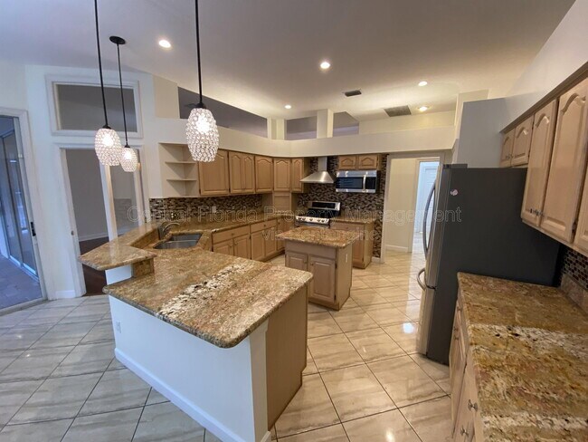 Building Photo - 5614 Craindale Dr