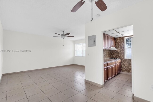 Building Photo - 1154 W 35th St