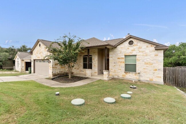 Building Photo - 10104 Longhorn Skyway