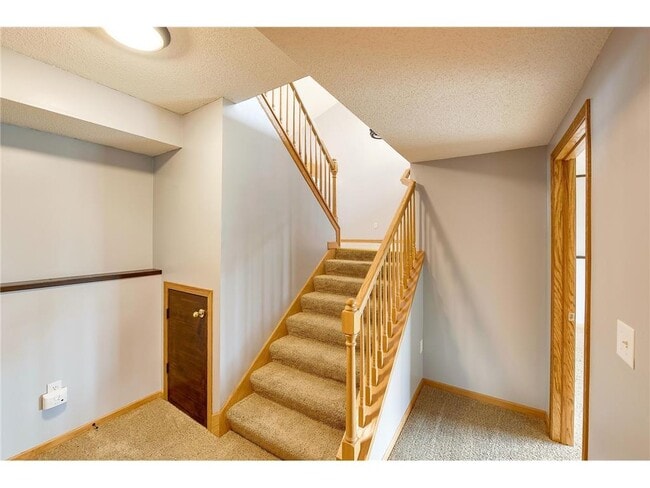 Building Photo - 1728 Ponderosa Ln