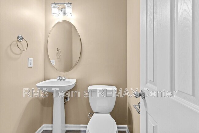 Building Photo - 4932 Vireo Dr