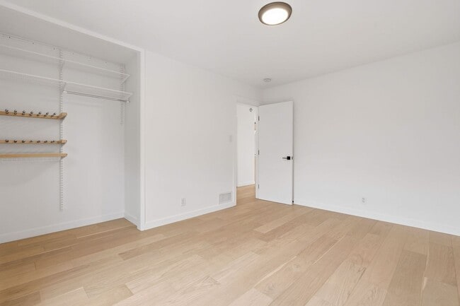 Building Photo - 167 Skyview Way