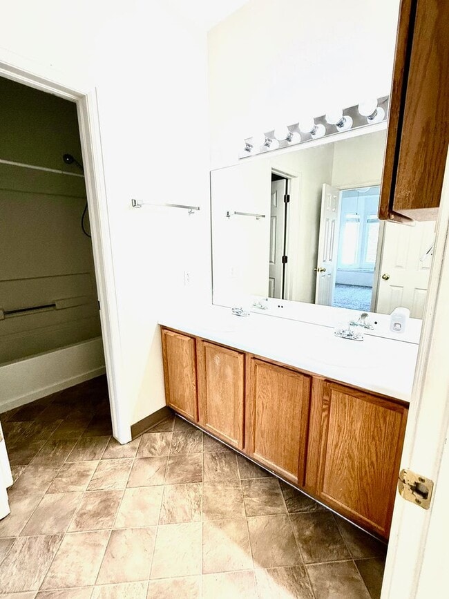 Building Photo - Updated 2-story townhome on the South side of Colorado Springs WITH Mountain Views