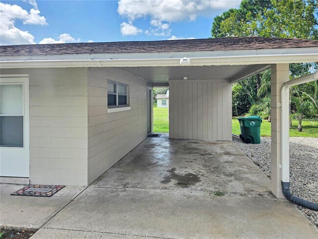 Building Photo - 185 E Lake Mary Ave