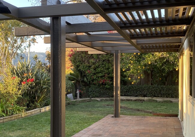 Building Photo - 31121 Via Santo Tomas